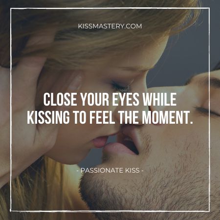 kiss with closes eyes 